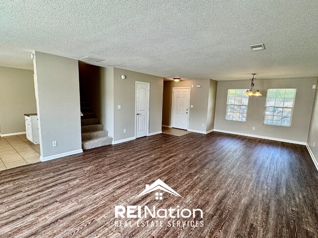 Foto del edificio - 2-Story 3BR/2.5BA Cordova Rental with 2-Car Garage, Brick Fireplace & Bonus Room Area!