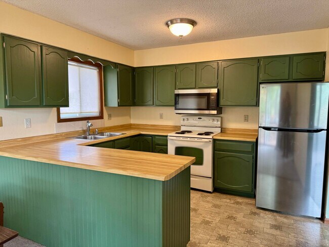 Foto del edificio - 606 Vilas St