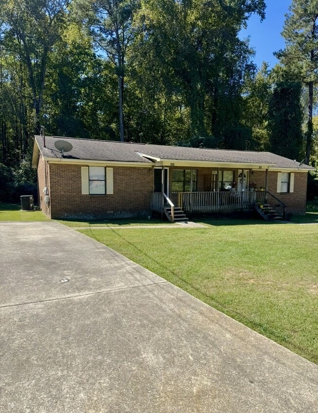 Building Photo - 484 E University Dr