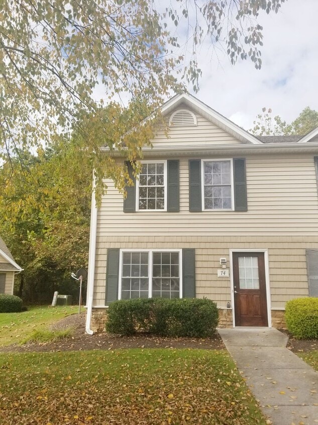 Primary Photo - Nice Two Bedroom Townhouse Close to Libert...