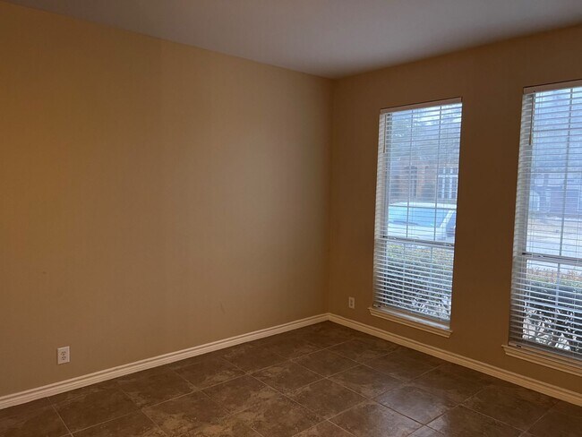 Building Photo - 4 Bedroom 2 1/2 Bath Stone Valley Subdivision