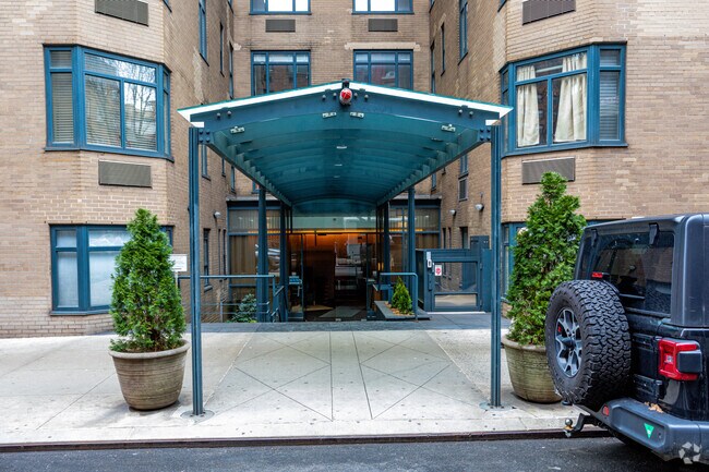 Entrada - The Diamond House