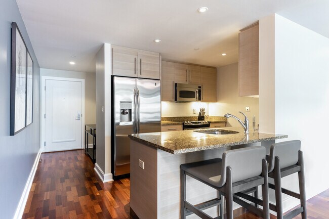 Building Photo - 1355 McCandless Dr