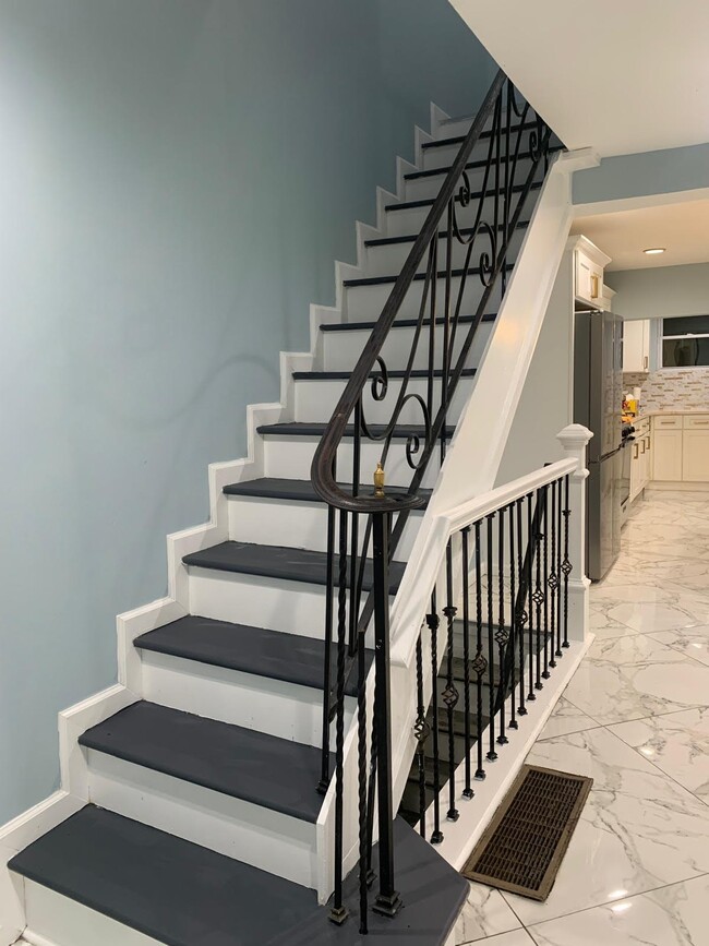 Building Photo - 1514 S 30th St