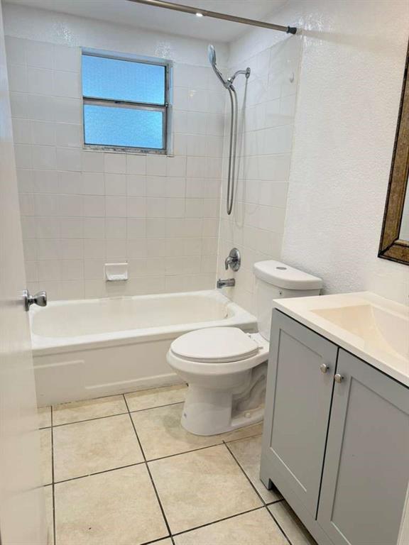 Building Photo - 4841 NW 9th Dr