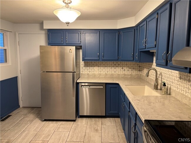 Building Photo - 8490 Fathom Dr