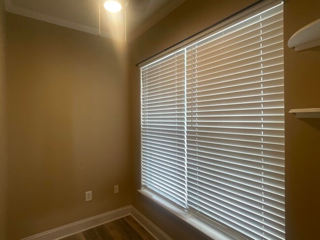 Building Photo - 18 N Sand Palm Rd