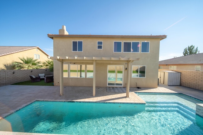 Foto del edificio - 79910 Camden Dr