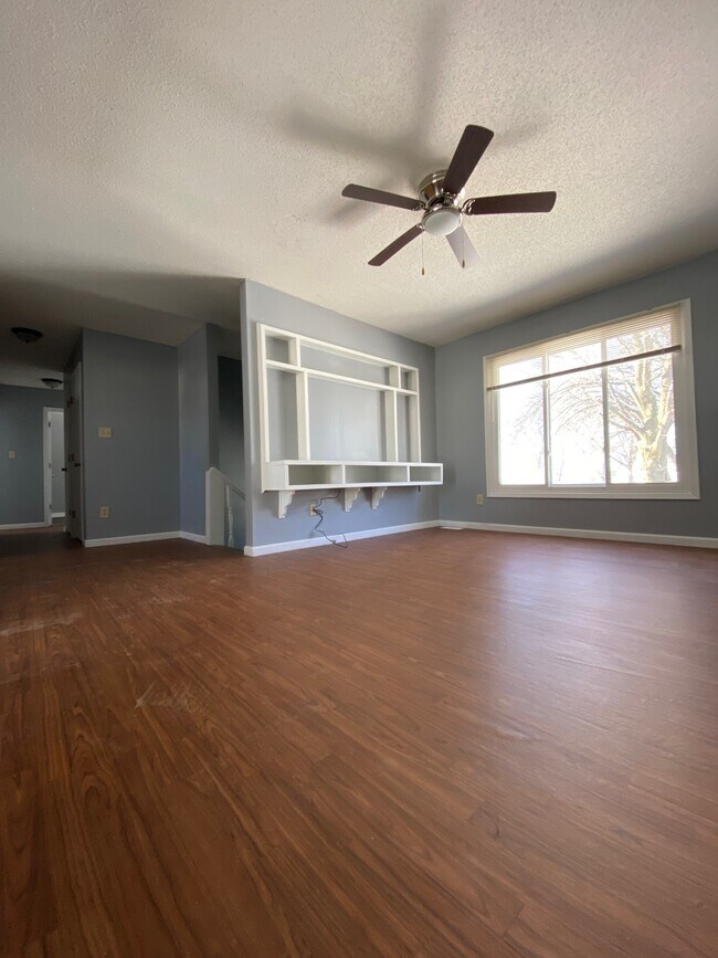 Upstairs living room - 5309 SE 8th St