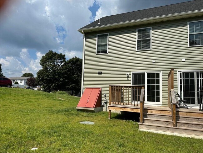 Building Photo - 39 Batterson Ave