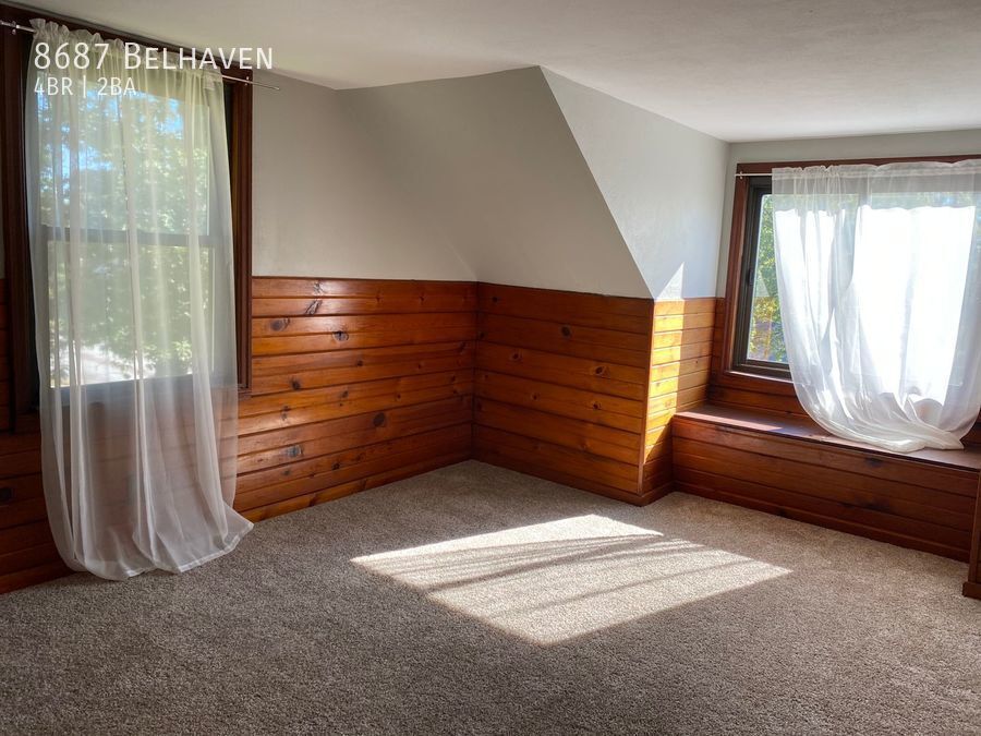 4 bedroom home in St. John House Rental in Saint John, MO