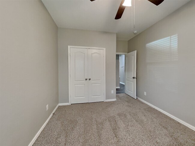 Foto del edificio - 3007 Lockeridge Village Dr