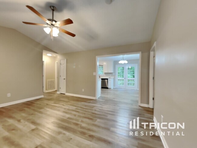 Building Photo - 139 Creekside Dr
