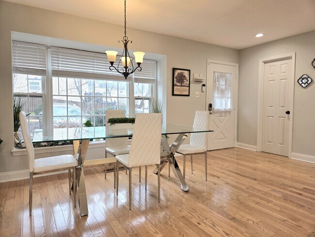 Foto del edificio - 5407 Leeway Ct