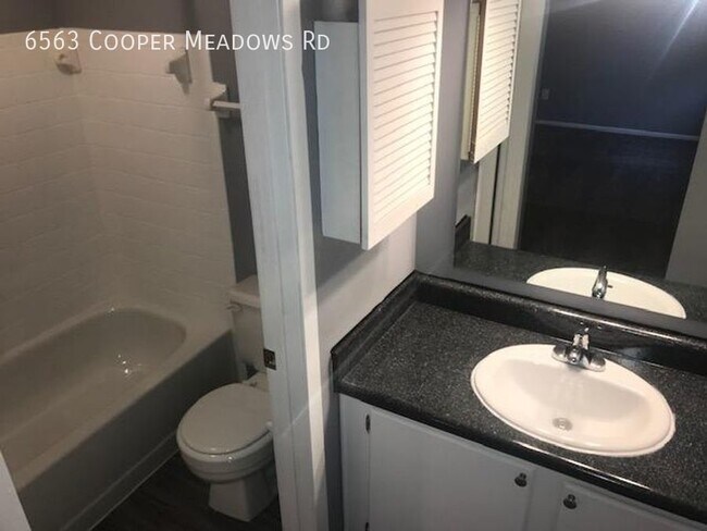 Foto del edificio - 6563 Cooper Meadows Rd