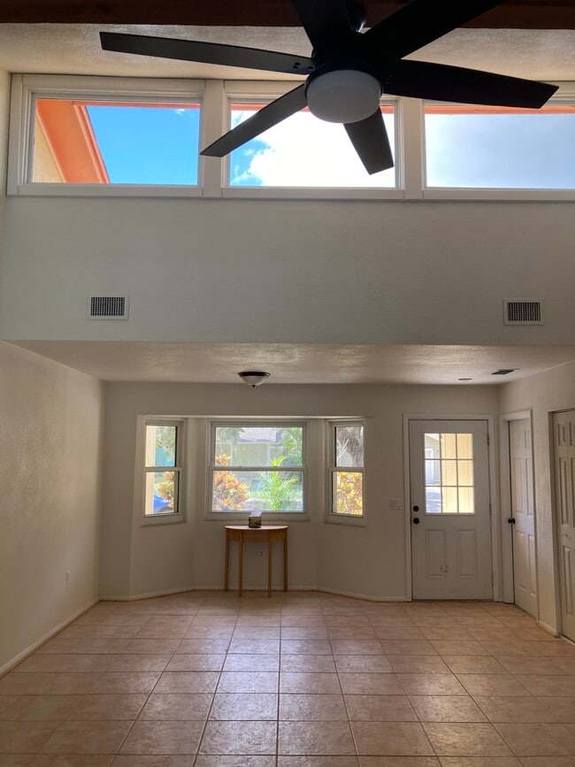 Building Photo - 4049 Tonga Dr