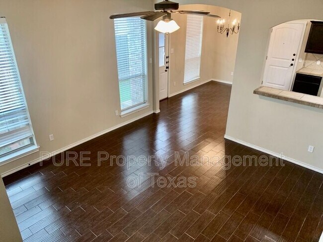 Foto del edificio - 215 N College St