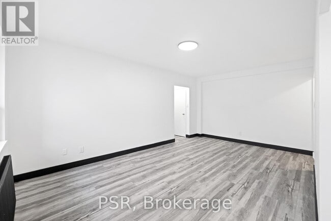 Building Photo - 600-600 Eglinton Ave W