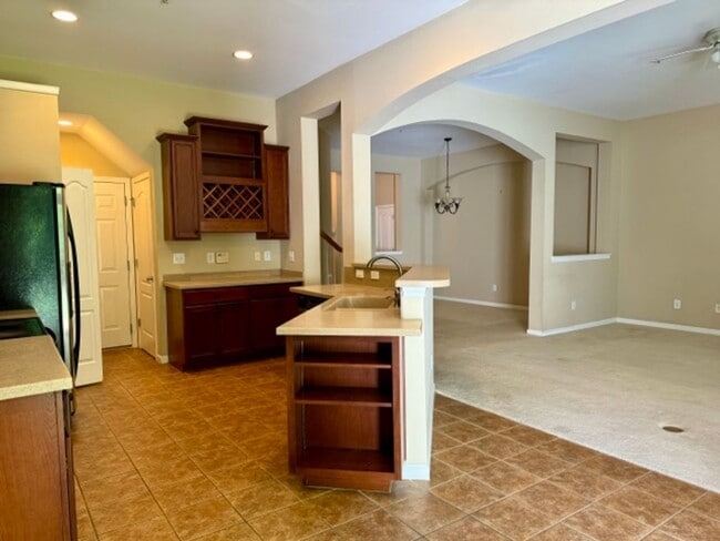 Building Photo - Upscale 3BR Vineyard Square Townhome | Gourmet Kitchen & Two-Car Garage