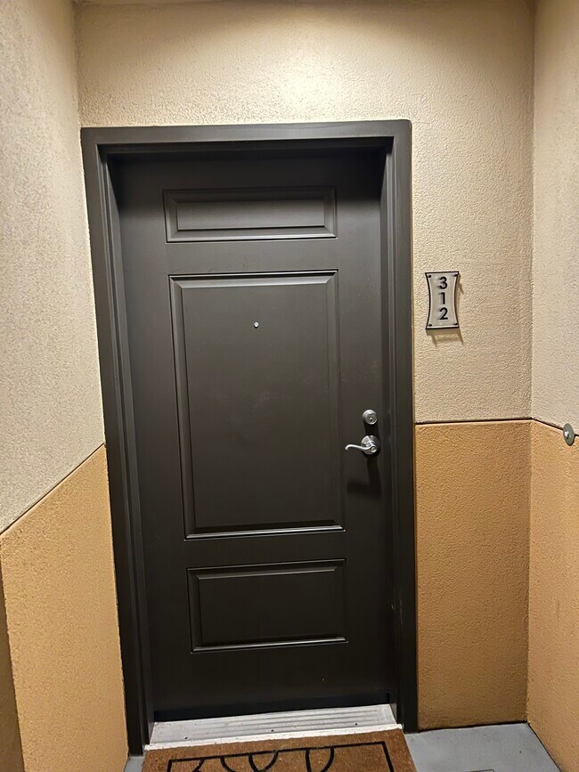 Entrada n.º 312 - 3877 Pell Pl
