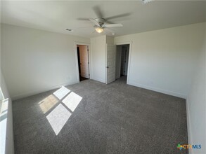 Building Photo - 1822 Royal Loop