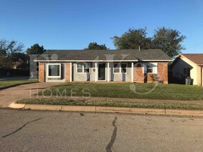 Building Photo - 701 E Mission St