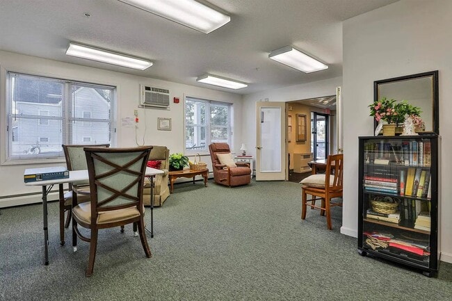 Building Photo - Nashua NH