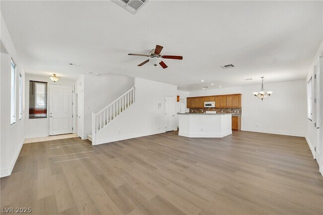 Foto del edificio - 6632 Babys Tear Pl