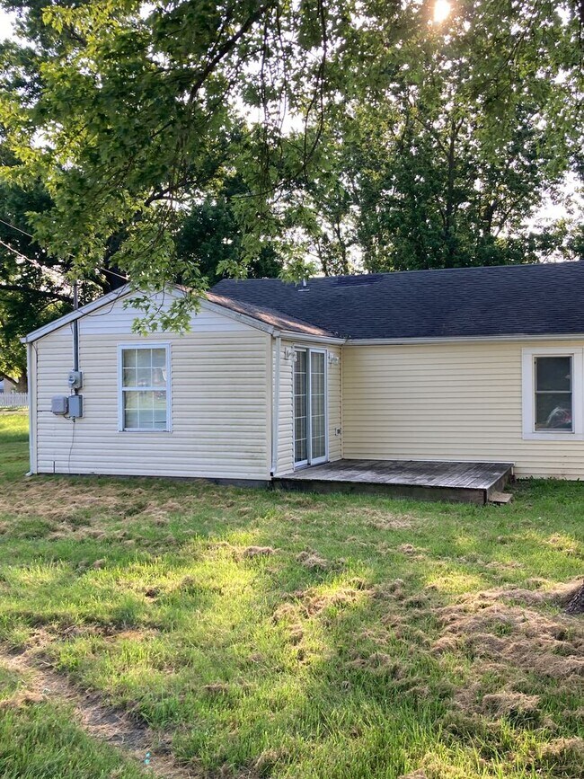 Building Photo - 2 bedroom with a bonus room and large shed