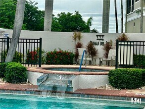 Building Photo - 11640 Court of Palms