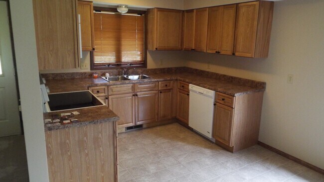 Foto del edificio - Beautiful 3 bedroom/2 bathroom for home $1...