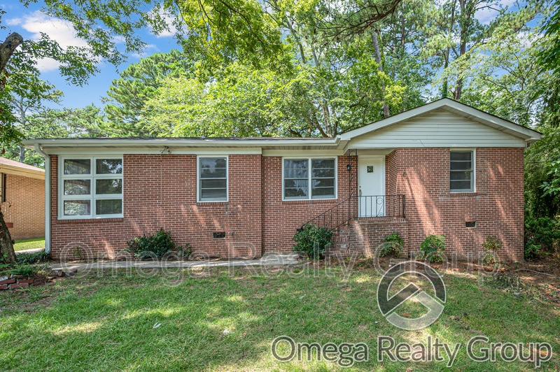 Primary Photo - 828 Hillview Dr