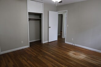 Building Photo - 104 Catherine Ave