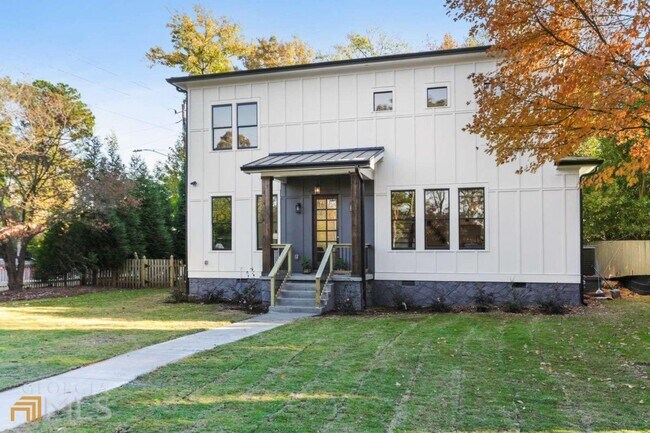Building Photo - 1413 Merry Ln NE