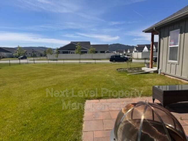 Building Photo - 881 S Camas Ln