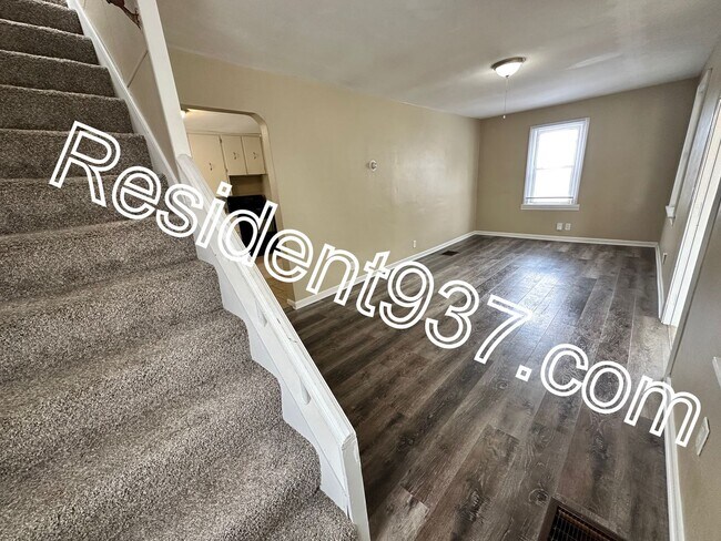 Foto del edificio - 3 Bed 1 bath