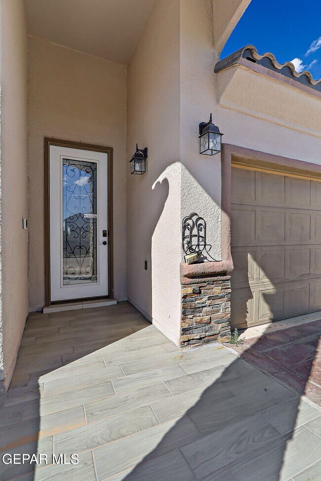 Foto del edificio - 14805 Holly Springs