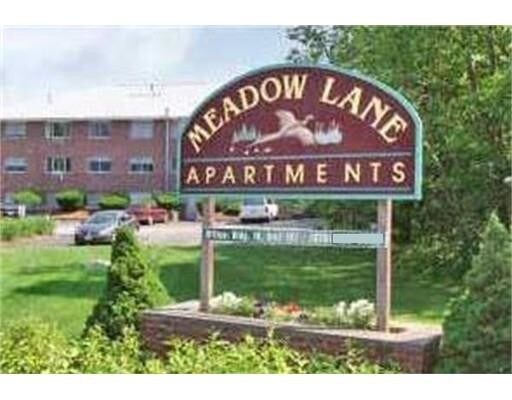 Primary Photo - 61 E Meadow Ln