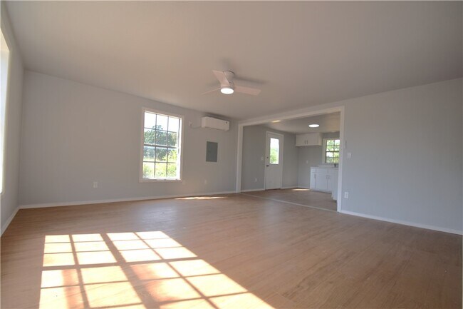 Building Photo - 10655 Keller Rd