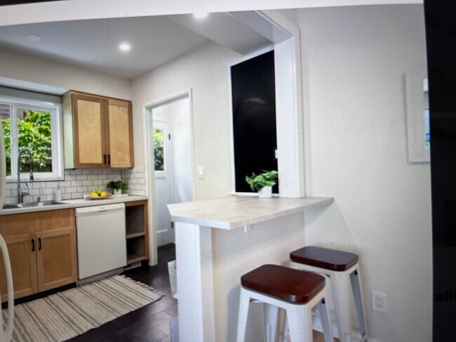 Foto del edificio - 3038 NE Hoyt St