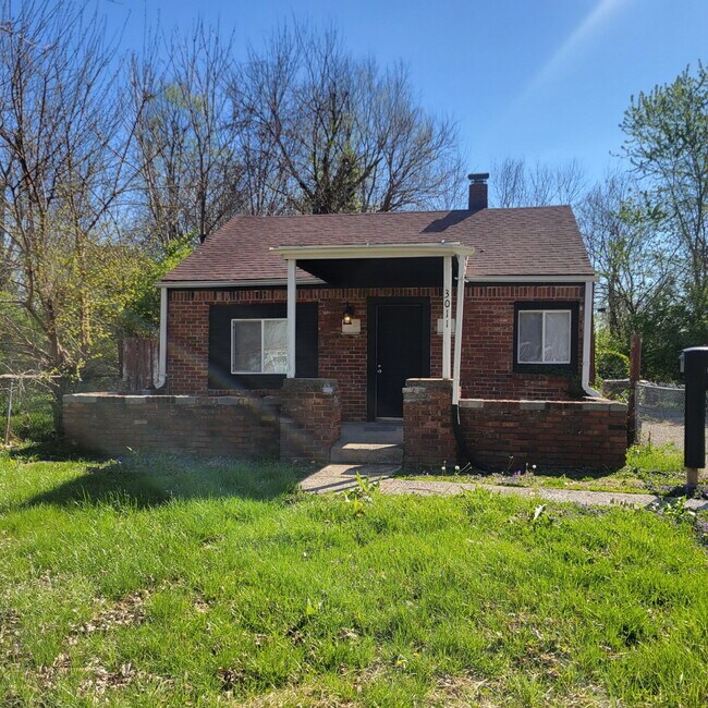 Foto del edificio - Brightwood 2BR House w/Storage Shed!