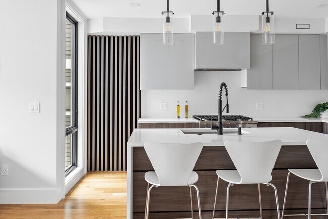 Foto del edificio - 532 E 3rd St