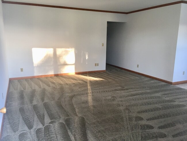 Building Photo - 2016 N Erin Ct