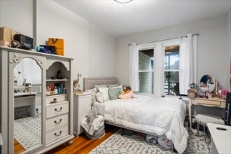 Building Photo - 194 Emerson St