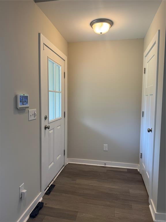 Building Photo - 107 Fox Run Dr