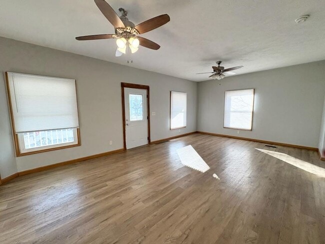 Building Photo - Stunning 3-Bedroom Home with Everything You’ve Been Looking For!