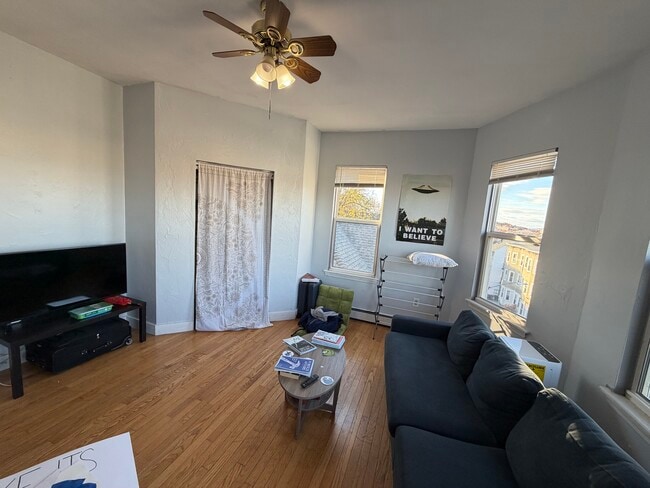 Building Photo - 8 Eldora St