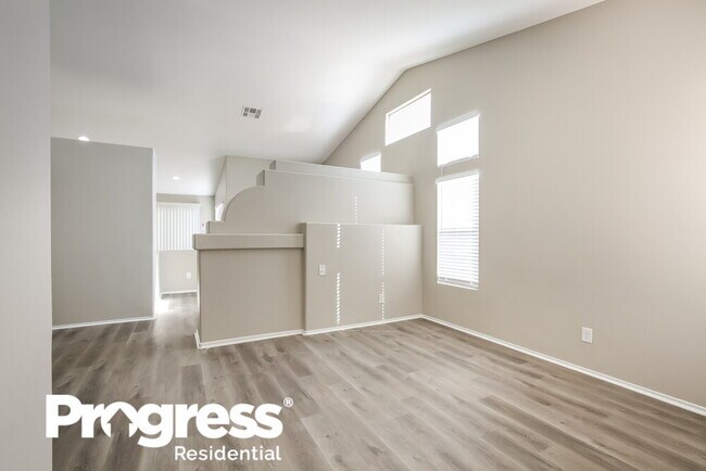 Foto del edificio - 5522 Logan Creek Ct