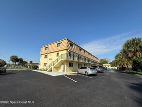 Building Photo - 7101 Ridgewood Ave