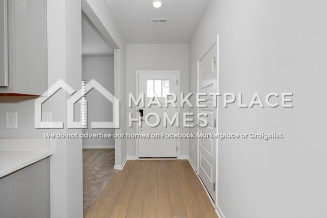 Building Photo - 14773 Mountain Strm Dr